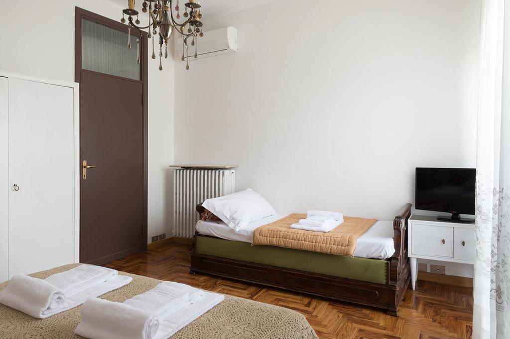 Rooms Villa Bergamo Airport Scanzorosciate Eksteriør billede